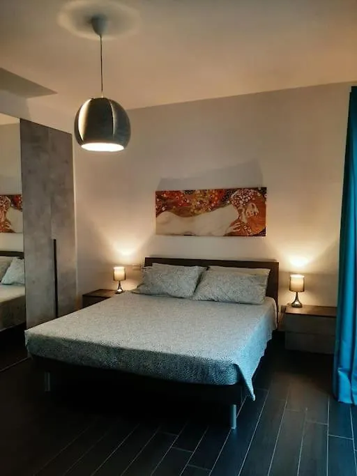 펜션 Belfrontizio Apartment 아치레알레