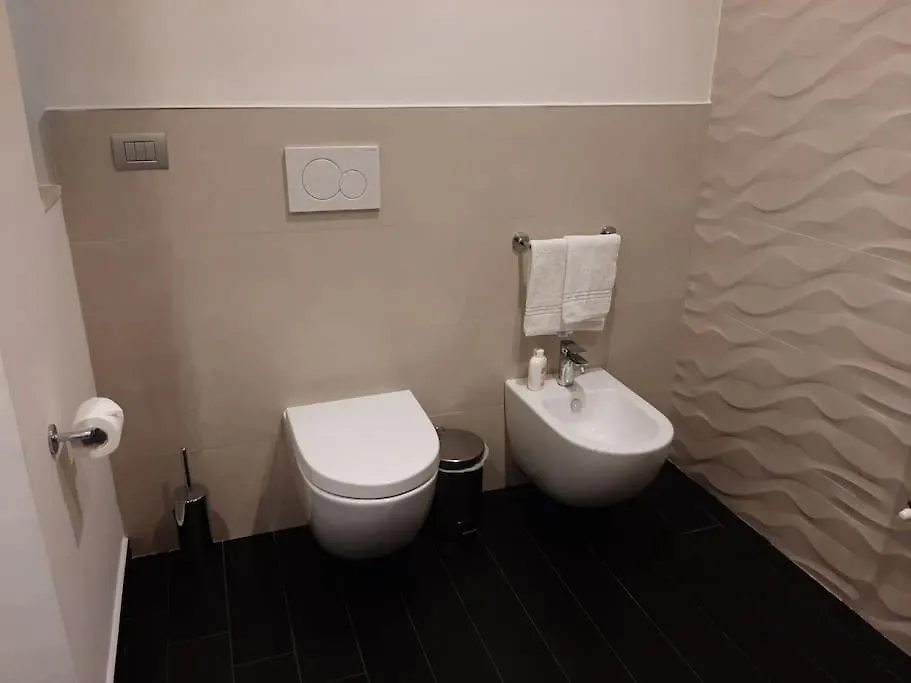 Belfrontizio Apartment 아치레알레 0*,  이탈리아